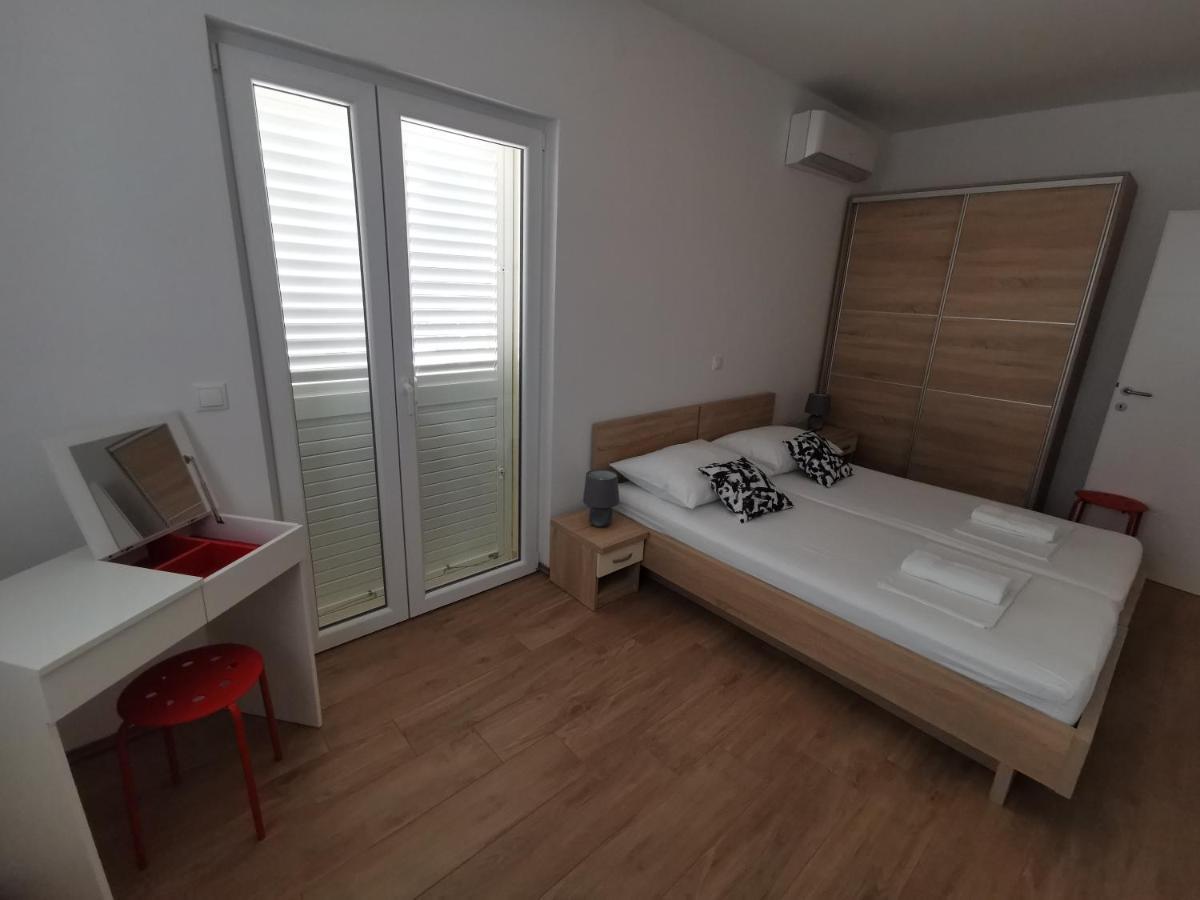 Apartmani Kronjac Milna  Dış mekan fotoğraf