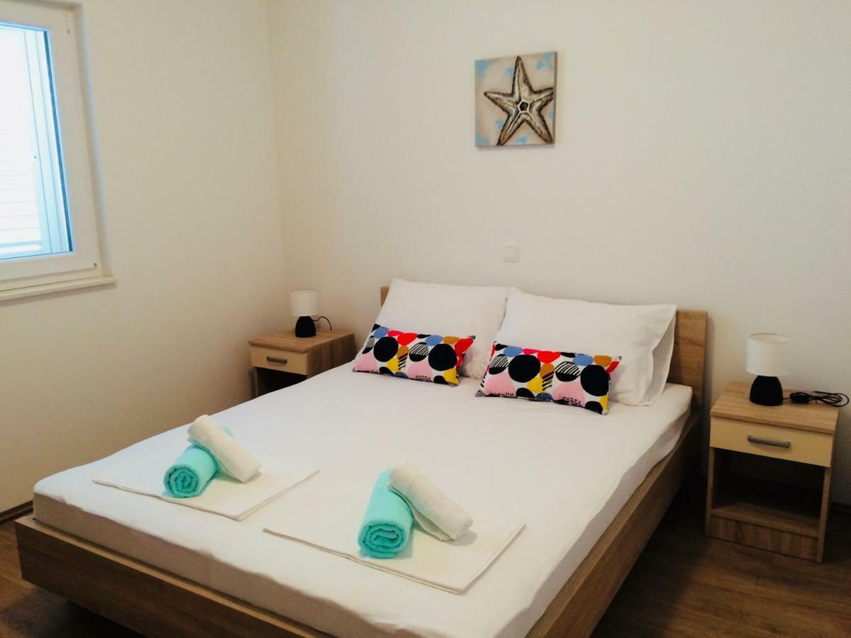 Apartmani Kronjac Milna  Dış mekan fotoğraf