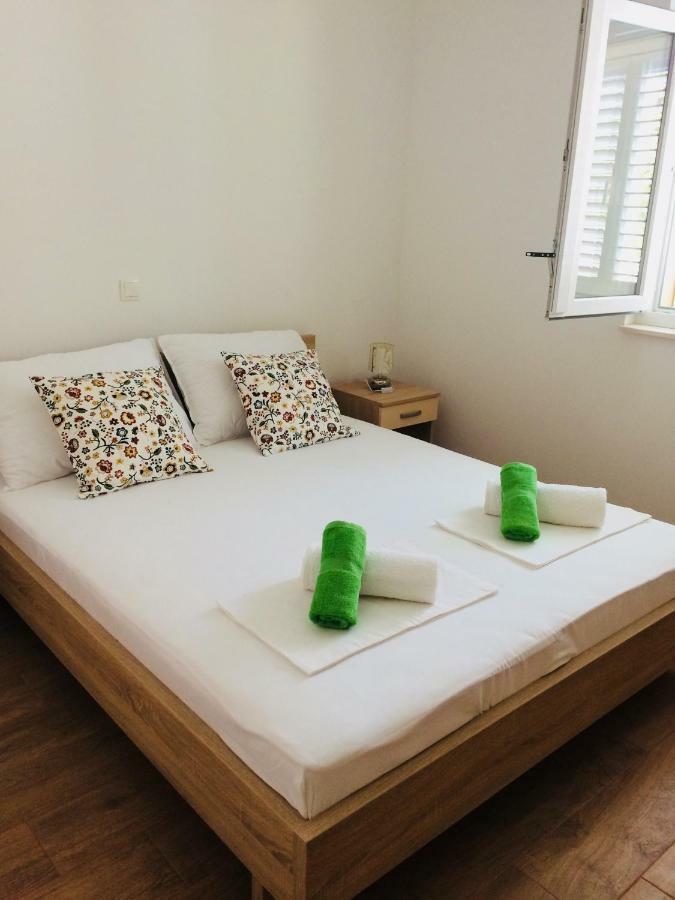 Apartmani Kronjac Milna  Dış mekan fotoğraf