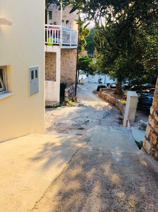 Apartmani Kronjac Milna  Dış mekan fotoğraf